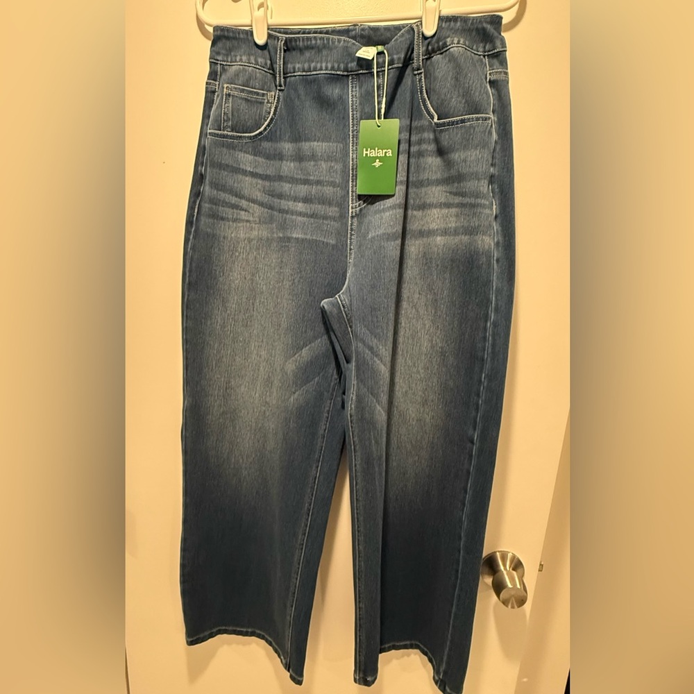 Halara Flex™ Mid Rise Pockets Washed
Wide Leg Casual Jeans - Picture 5 of 9